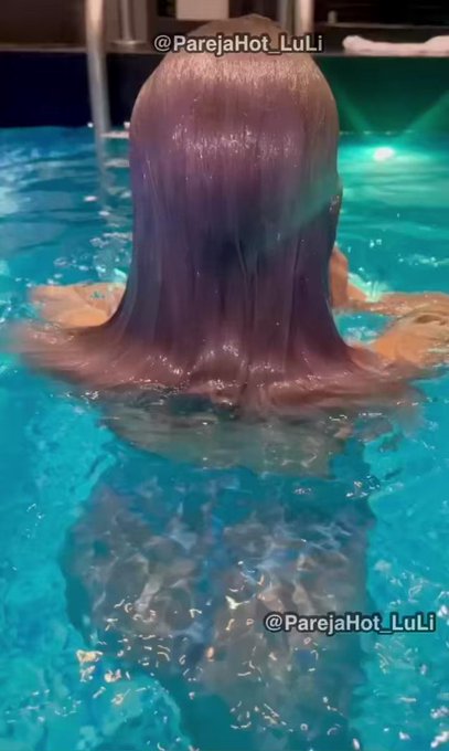 Siempre quise grabarme saliendo as&iacute; de la piscina, &iquest;Qu&eacute; tal me veo?  &iquest;Me veo rica? 🍑😈  #ParejaHot_LuLi<a href="/tag/parejahot_luli"class="tags"><span>#parejahot_luli</span></a>