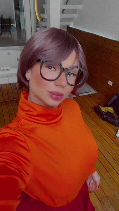 Velma em a&ccedil;&atilde;o 🎥🔥😏 https://t.co/u3ChiRTC0I