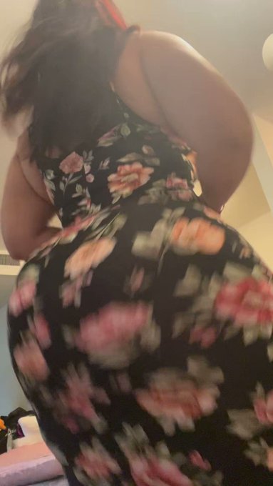 Juicy Latina booty 🤤 https://t.co/k47S7Mf0MN