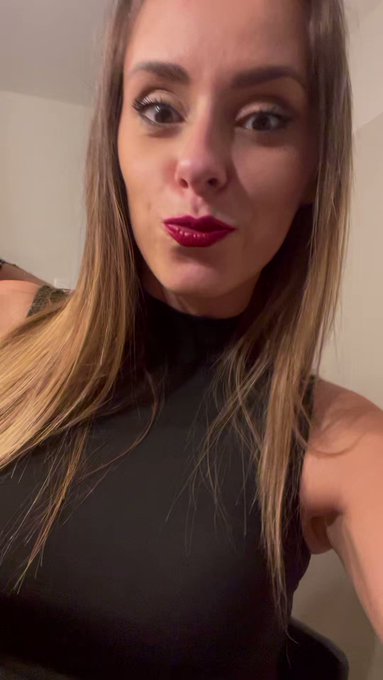 ⏳AVANT DERNIER JOUR  POUR AVOIR ONLYFANS GRATUIT ⏳

RT : je t'envoie un nude sur OF ?
Je suis connecté