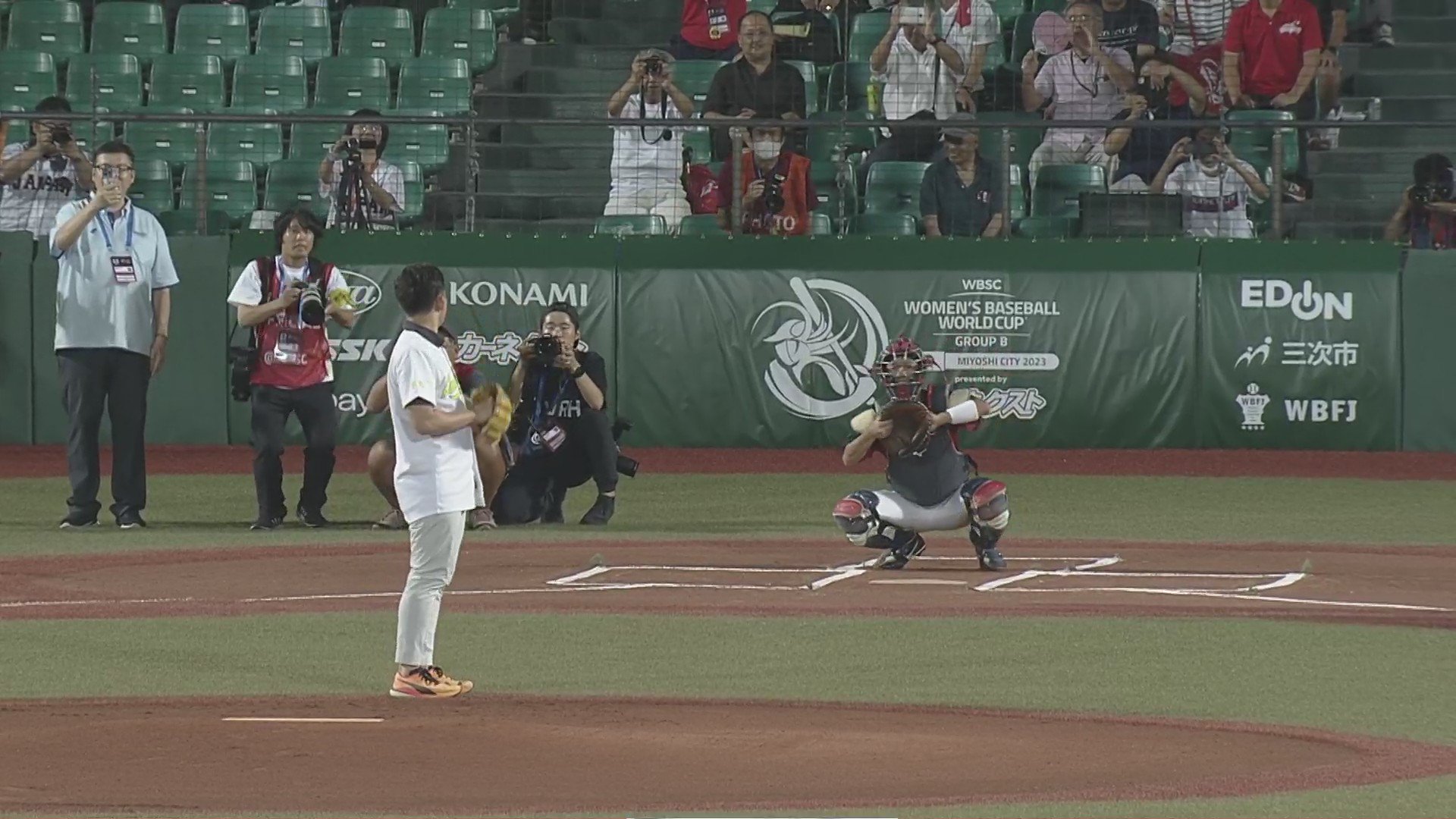 [情報] 杉谷拳士替女子棒球世界杯日法戰開球