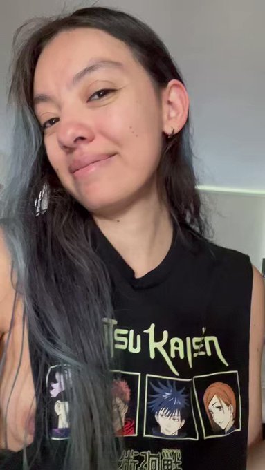 Jueves de jujutsu kaisen ?temo por el sexy Gojo! ? bonito día! Llegue a los 60k ?#JujustuKaisen https://t