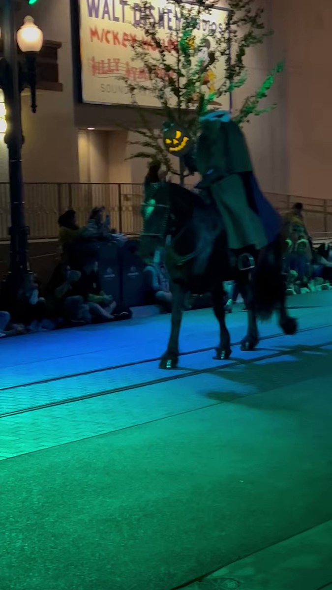 3153.海外ディズニーワールドピン ハロウィン 首なし騎士 NOT SO 01