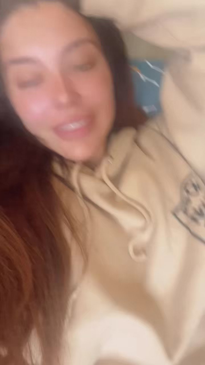 Lori Buckby on X: THANKYOU SO MUCH FOR LAST NIGHTS SHOW!! MAKE SURE YOU  FOLLOW MY FRIEND ON INSTAGRAM AND GRAB A HOODIE LIKE MINE (YES I DID BUY  IT, INFACT I