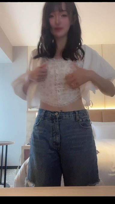 ブルんってするはずだったのに😣😣😣 https://t.co/0CVUqmQd7l