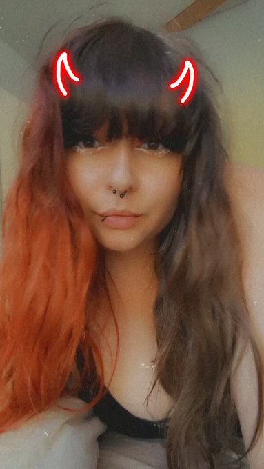 Miss Carbone’s pics and videos