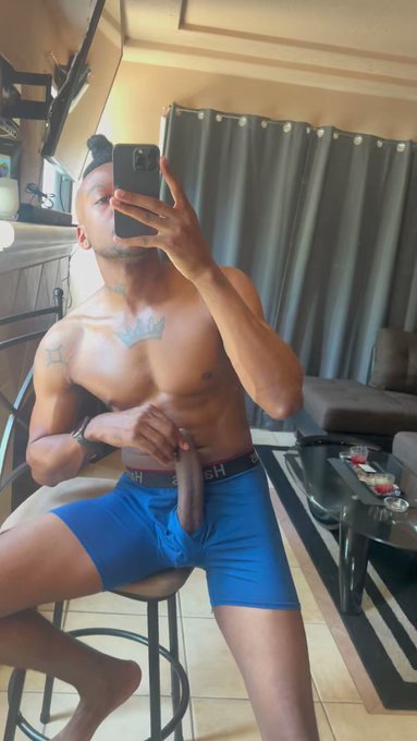 Get on your knees ⬇️  https://t.co/L0FtKjLMgB https://t.co/En9LOYxVLT