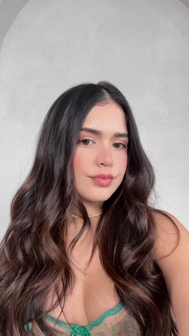 Karina Paola’s pics and videos