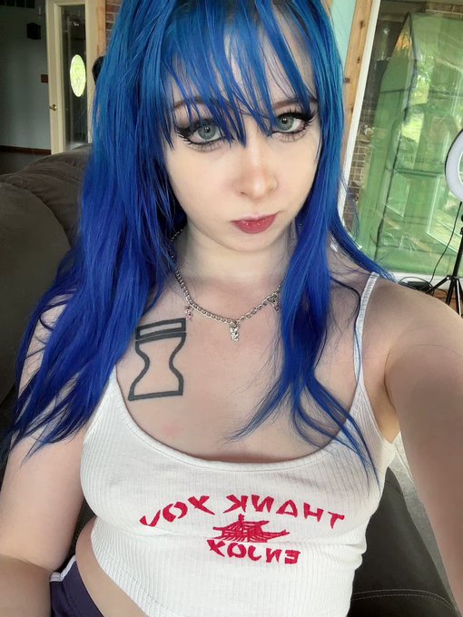 Crunchyroll and “chill”? https://t.co/GISALovduG