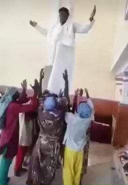 [問卦] 國外宗教這麼豪洨 還有人會信？