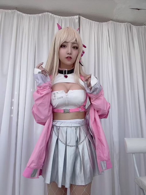 コスプレイヤーおさかなのTwitter動画2