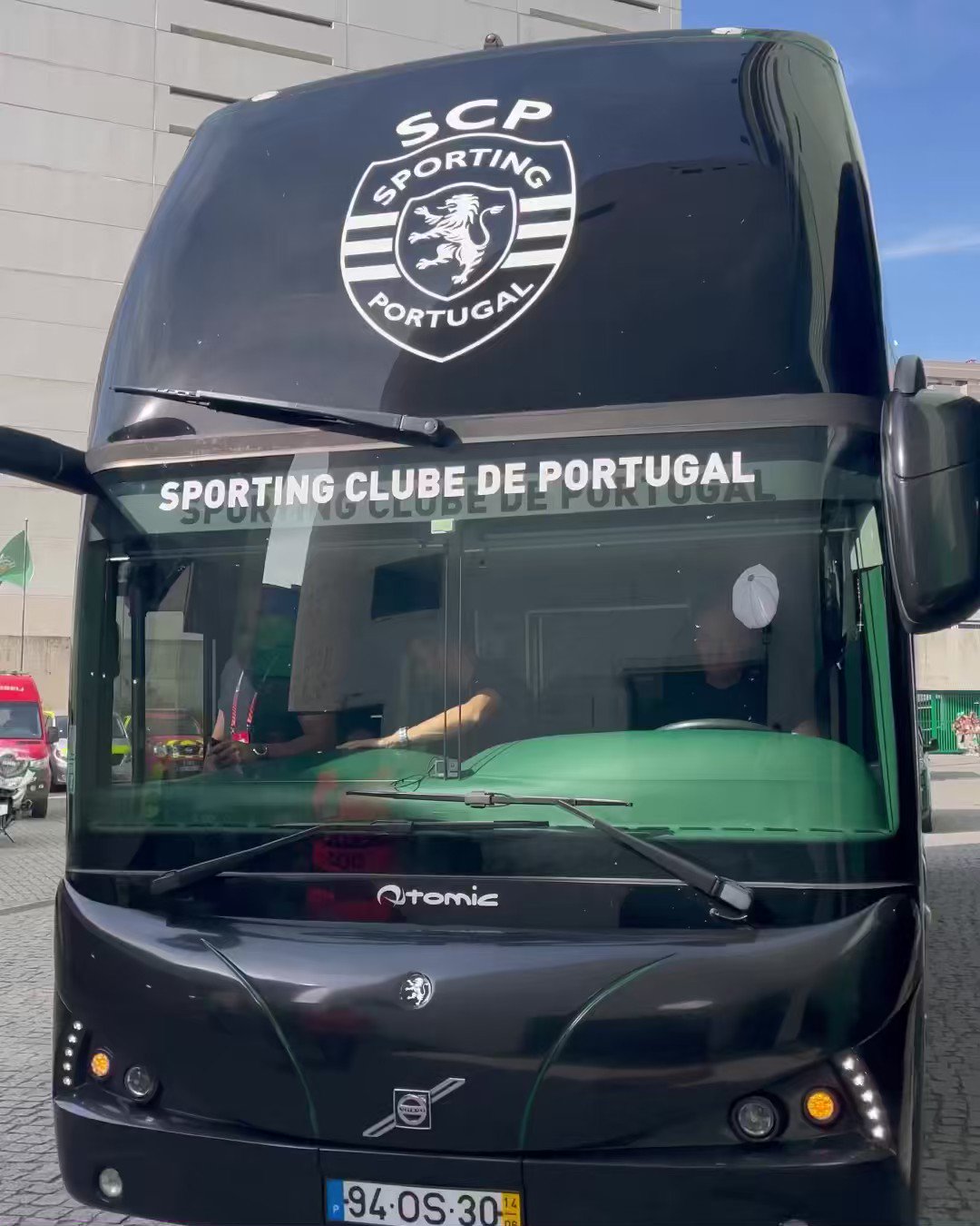 Sporting CP on X: 𝗥𝘂𝗴𝗶𝗱𝗼 pronto para mais logo 🦁 Já aqueceram a voz para o jogo de hoje, Leões? 😎 #DiaDeSporting #OndeVaiUmVãoTodos / X