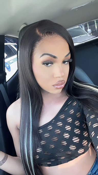 I&rsquo;m out here in Miami!! Looking for the hoocie daddy&rsquo;s 🥰 https://t.co/AnAWjiAZHf