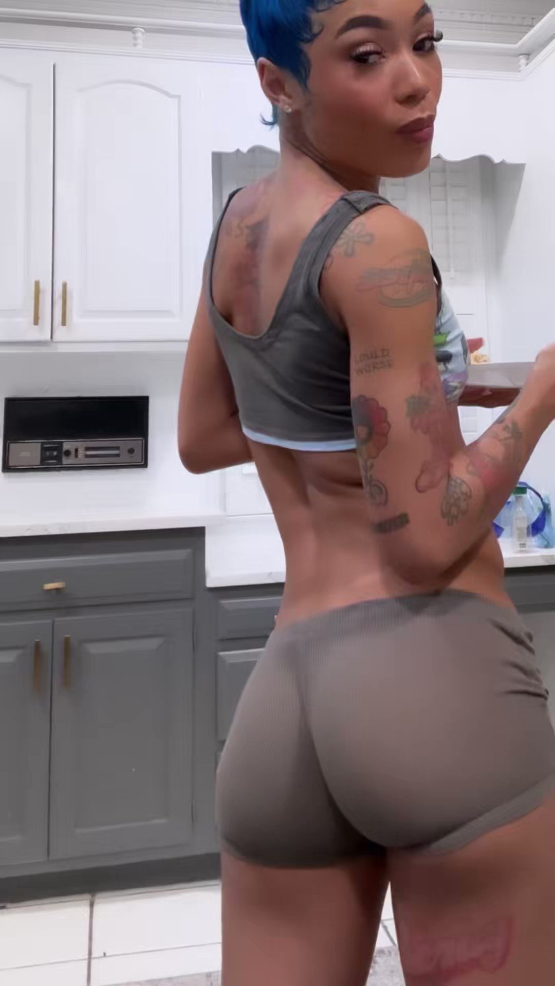 Coi leray camel toe