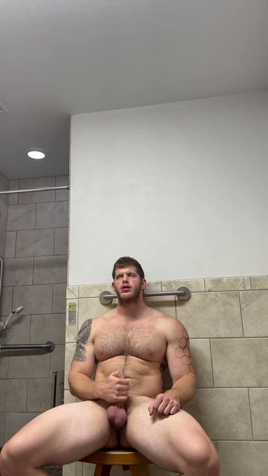 What if I sent you sweaty selfies like this from the gym bathroom? https://t.co/WUCqdzpxz5