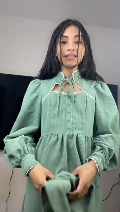 Can I be your girl? 🥛🥵  Look at the gift I have for you! https://t.co/4MtUPgFokT