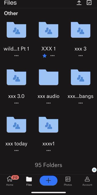 1 pic. Friday bundle deals over 95 xxx folders available in my drobpox DM 4 access ? https://t.co/2I