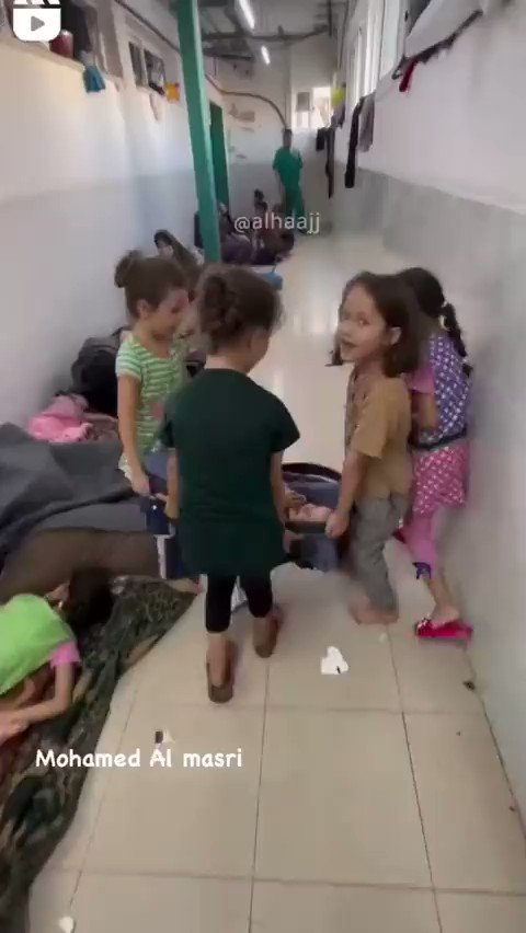 [問卦] 加薩的小孩現在都流行玩什麼遊戲呢？