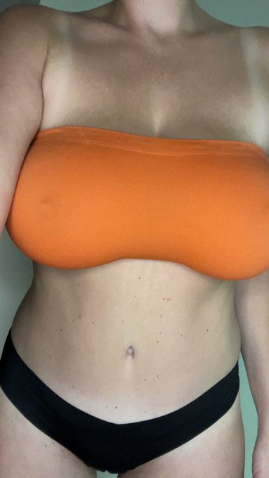 Who likes my big pumpkins? ? https://t.co/Nx60Ti0eBJ