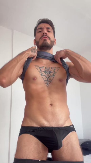 A la orden el bulto e carne. 

https://t.co/5ZM9c8Ojyi https://t.co/jv6zxgSvQ0