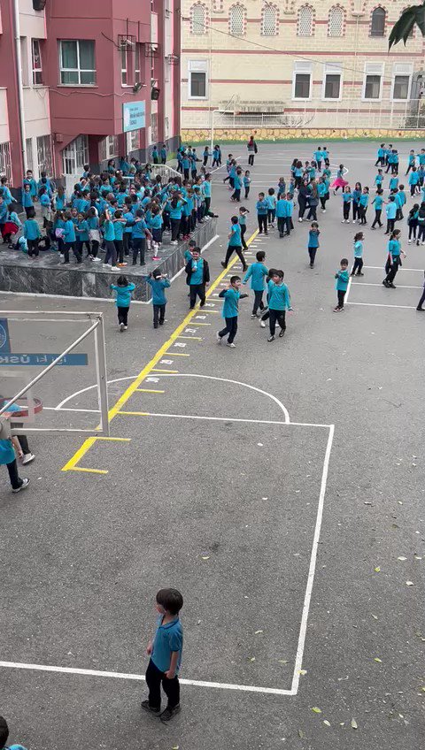 Katta lablar bilan yalangoch vaginaning fotosuratlarini koring