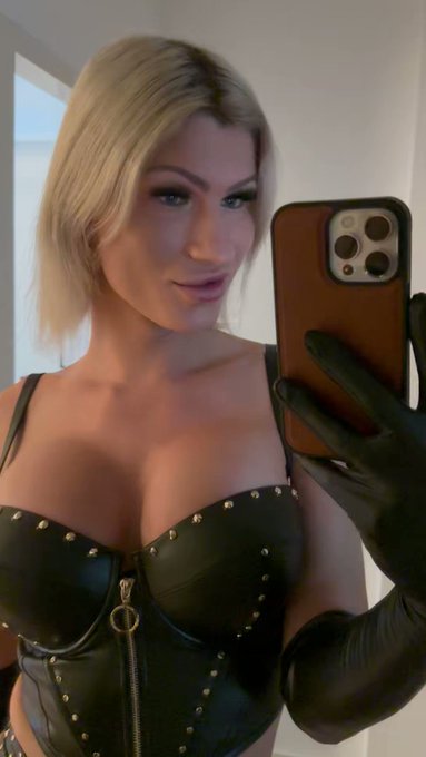 Halloween is coming soon and will this be my outfit for the party? 🔊 on https://t.co/MeXhkhNLYU