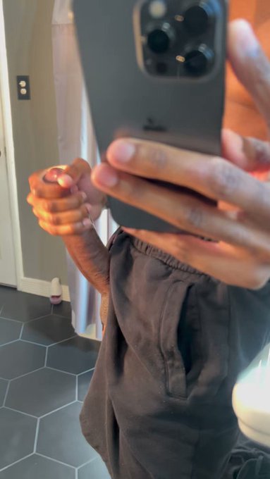 The Real – Izzy Jamess’s pics and videos