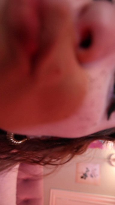 turn ur phone sideways | asmr c: https://t.co/GZruL3bE4A