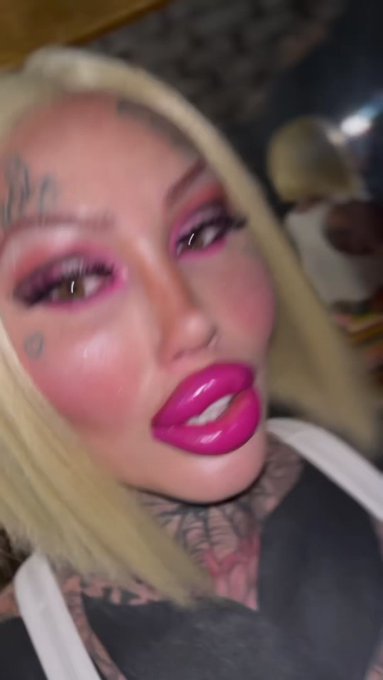 😘 https://t.co/WNp8FOKg2Q<a href="/tag/bodysuit"class="tags"><span>#bodysuit</span></a>