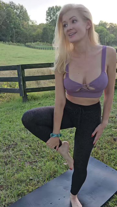 time to stretch ?‍♀️ https://t.co/Ho5KHPxVuv