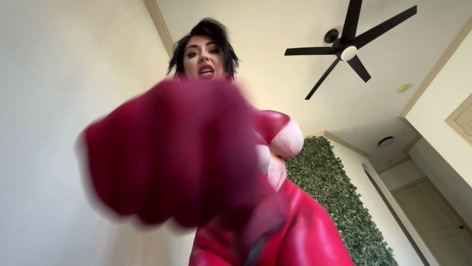 OmniMILF is back 👊 How are y&rsquo;all liking the new season of #Invincible so far?👁️ https://t.co/1YAHzpY<a href="/tag/invincible"class="tags"><span>#invincible</span></a>