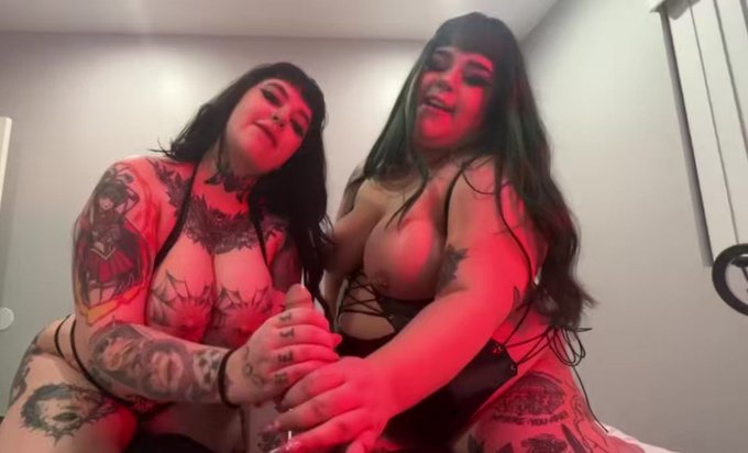 never stop stroking to us ? @stupidbratpiss2 https://t.co/sVtsu2jkFh