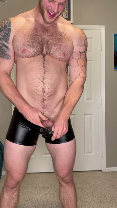 I am OBSESSED with this underwear ? https://t.co/N92wC2hTAV