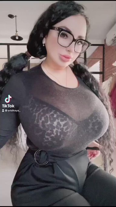 You really like my body? ?
Yes/no ? 

https://t.co/206fhvdDqC https://t.co/hvfK8cS7lR
