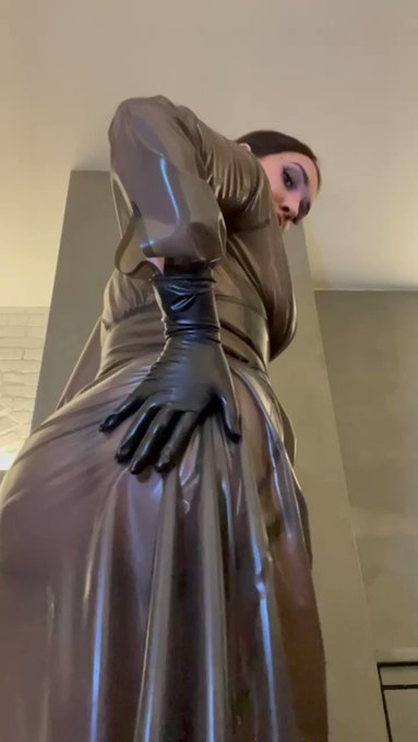 Teasing you with my translucent latex gown 😈 https://t.co/cKZXUOUP3A