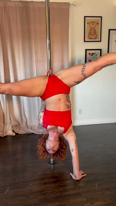 like to tip $1, comment to make it rain💦 https://t.co/RcL6IElznh