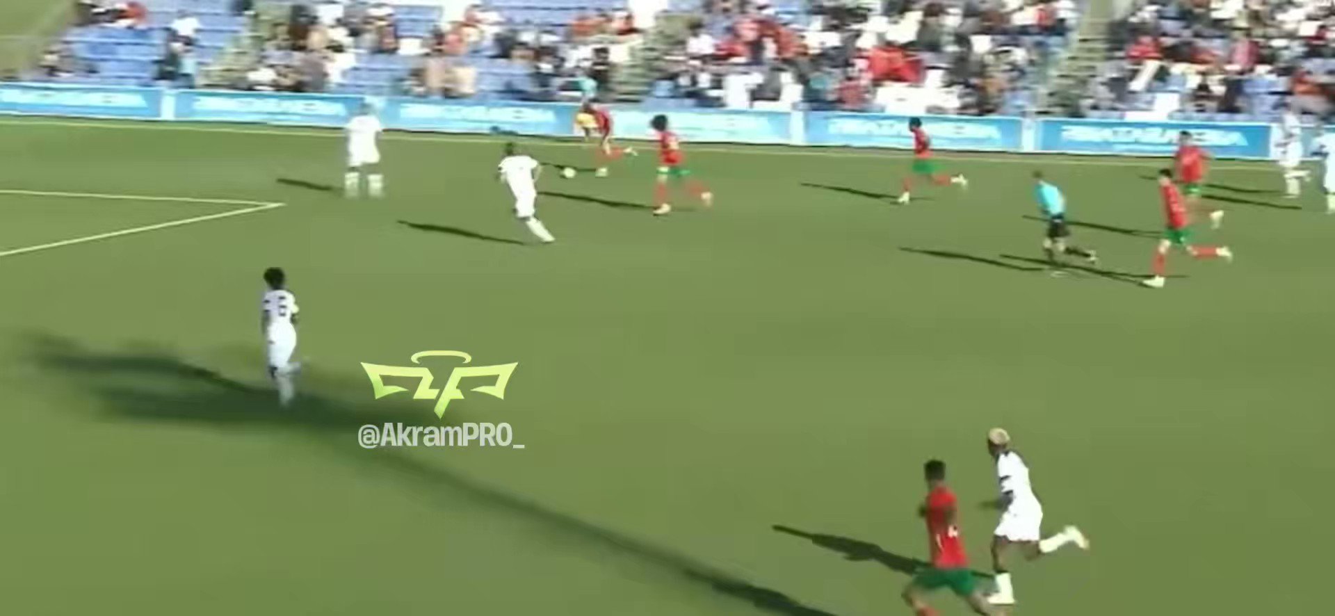 https://pbs.twimg.com/amplify_video_thumb/1726975326134075392/img/ukTWyfgIhTy5emTw.jpg:orig