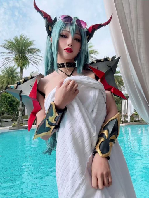Twitterのコスプレ動画1