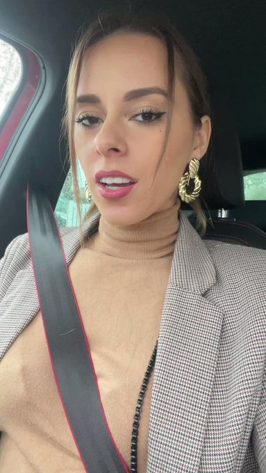 Rejoins moi ici ⬇️ 
Bientôt une nouvelle vidéo ?

RT et tu auras le droit à une surprise ici ⬇️⬇️⬇️ 

https://t