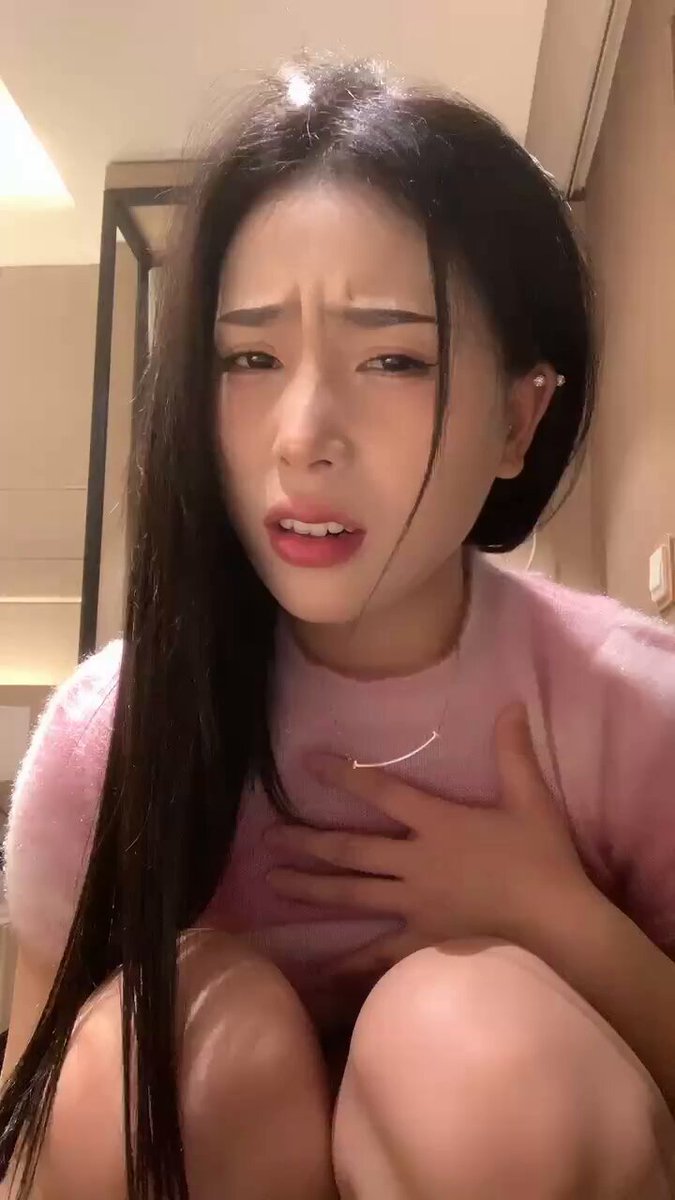 【长视频】 年少不知少妇香，错把青春倒插秧
超高颜值御姐少妇！酒店开房约炮操逼掰穴特写求操，第一视角口交换谁也会被勾的神魂颠倒吧！