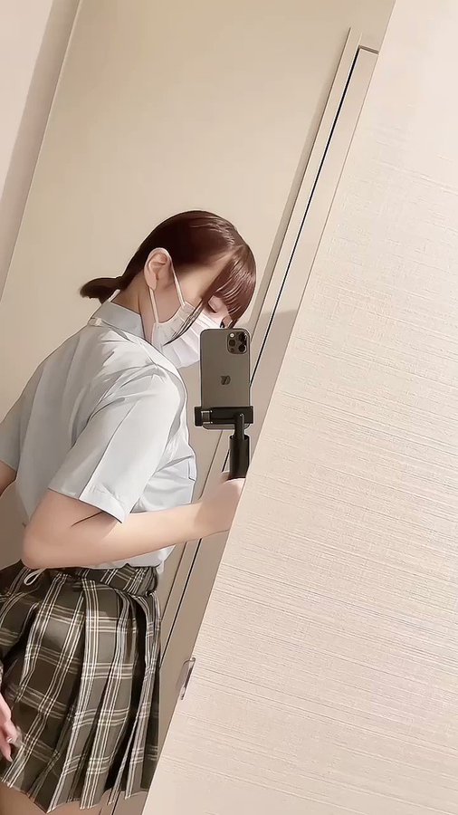 てんてん@お豆腐のパンチラ（@tenten_usanyan）｜白桃