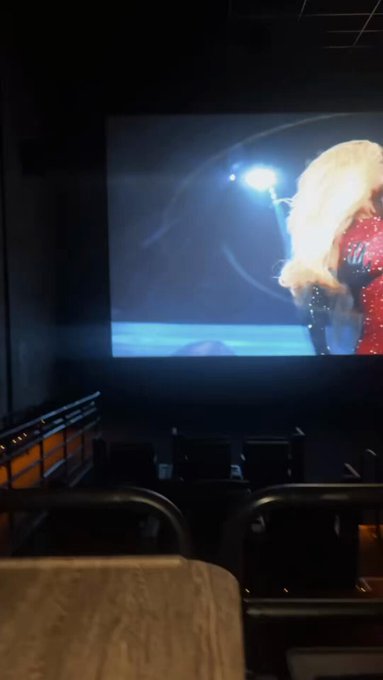 lol idk why people think I couldn&rsquo;t rent out the entire theatre&hellip;.. I bought all the seats for the 11pm