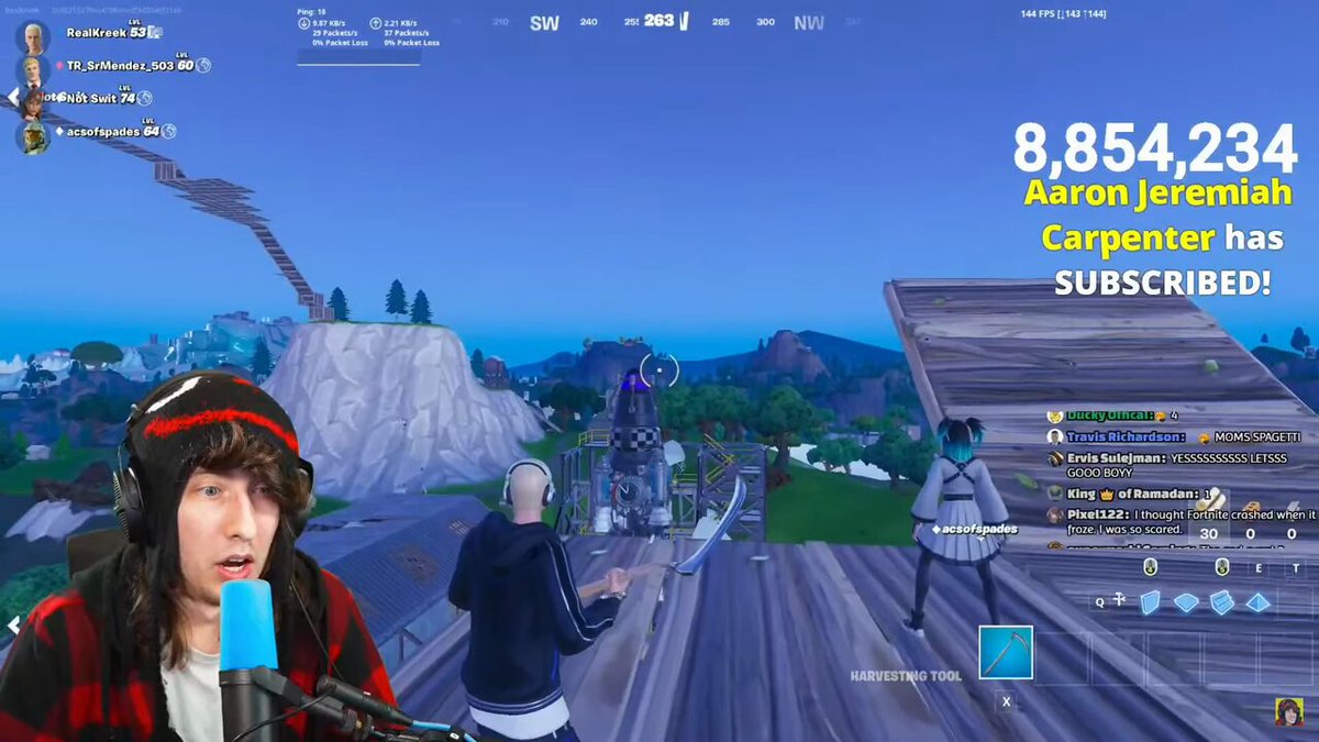 LuigiStreams a X: Which Roblox icon is better for Robux? / X