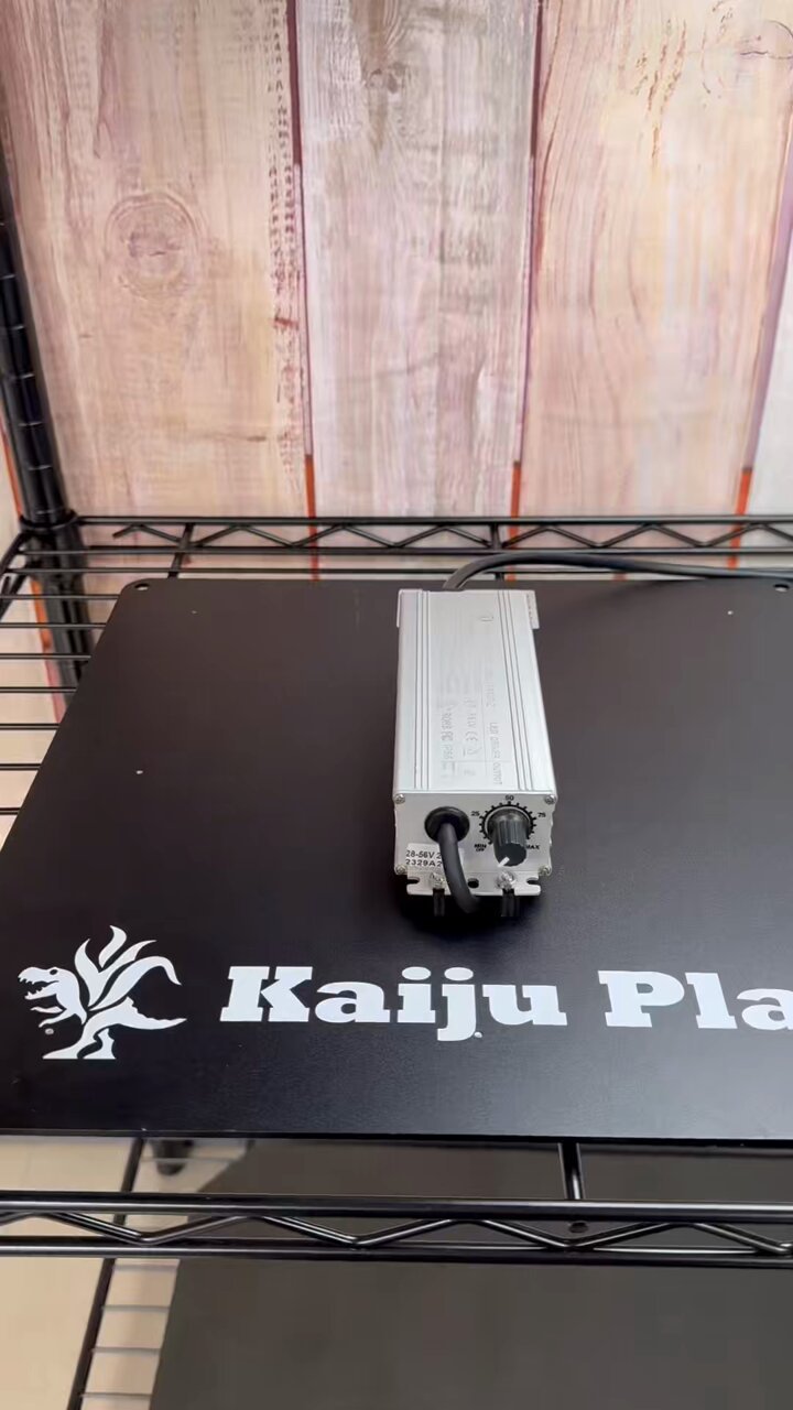 【未使用】Kaiju Plant 怪獣フレア301 植物育成ライトパネルLED mqdefault.jpg