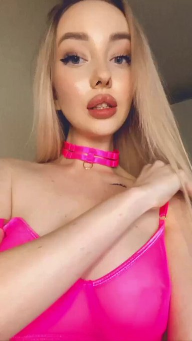 Can Yana strip for you? ?

Free trial in comments https://t.co/wJfAAR22Pw