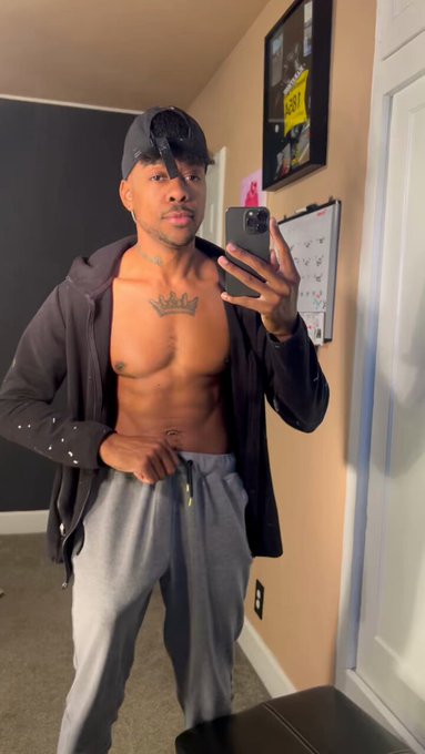 Who wanna SUCK IT?  https://t.co/L0FtKjLMgB https://t.co/qL75PRdocD