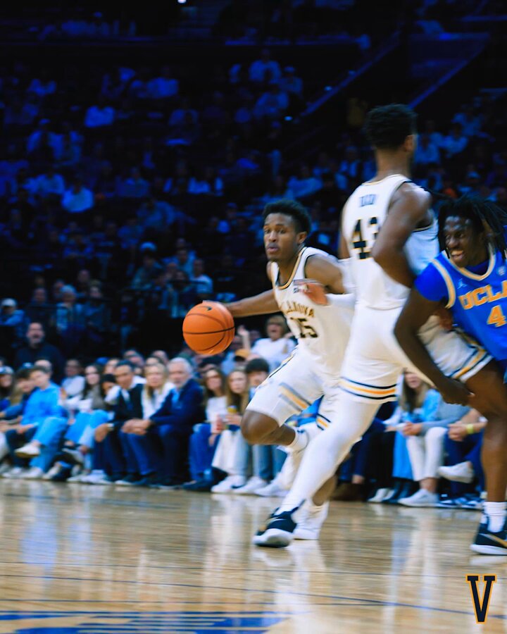 TJ Bamba's CLUTCH putback seals Villanova's victory over UCLA