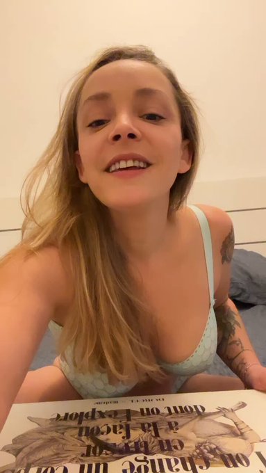 Ce petit bidou de femme gourmande! Demain c&rsquo;est une petite baise sauvage avec finition Creampie&hellip; chaud<a href="/tag/goldenshower"class="tags"><span>#goldenshower</span></a><a href="/tag/shaving"class="tags"><span>#shaving</span></a>