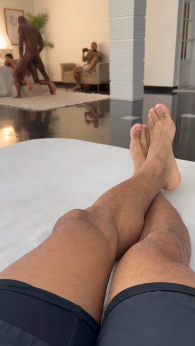Estou de voyeur hoje 

@kriokrio22 
@BoeNYCxxx 
@souvoraz_ https://t.co/17NroFNlof