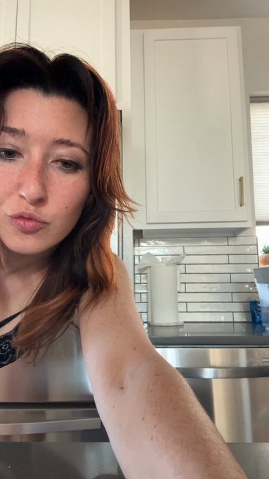 Comment on here and I&rsquo;ll pick a random person to send a titty pic to 🥰 https://t.co/e0J5IHh9zM